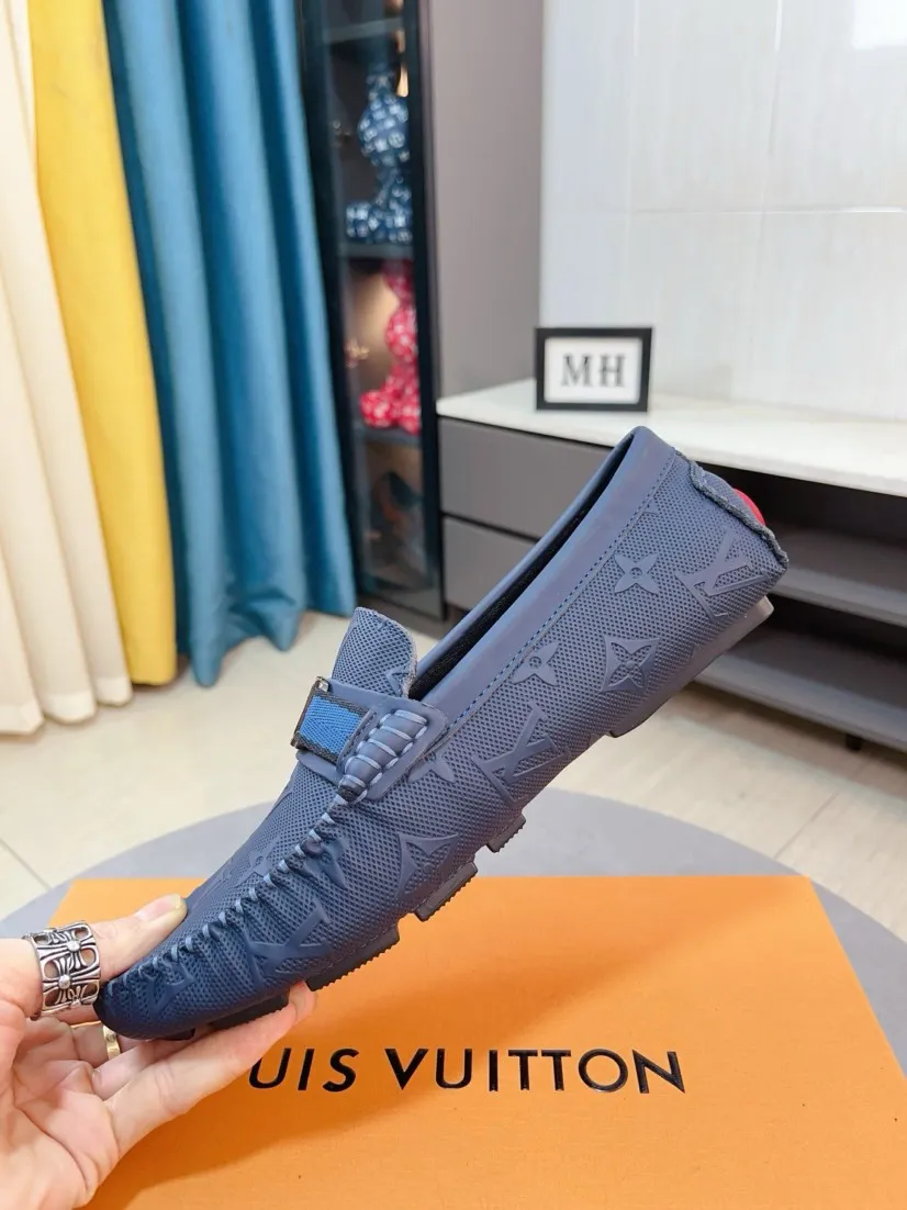 Men's men's shoes💰400🌹🌹[LV Louis Vuitton] New men's beanie shoes💝💝.. Top-grade imported cowhide embossed➕Comfortable leather lining. It is extremely skin-friendly and comfortable, feels very delicate, and the shape is very correct! Perfectly reflects the three-dimensional sense, code number: 38-44
